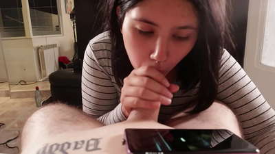 איך רייצנ מיין סטעפּסיסטער בשעת זי וואַטשיז דיסניי [קום]